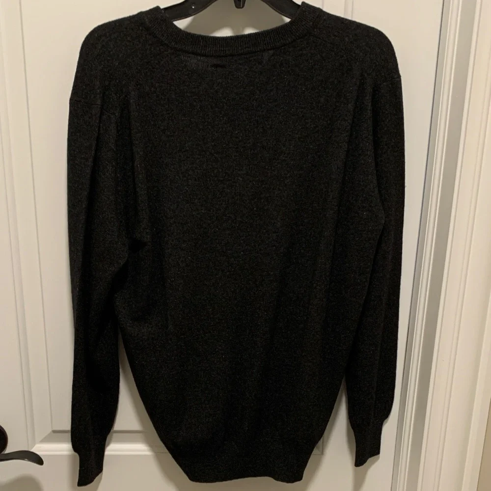 Classic V-Neck Sweater for Men in Black. Size:L.Brand New.